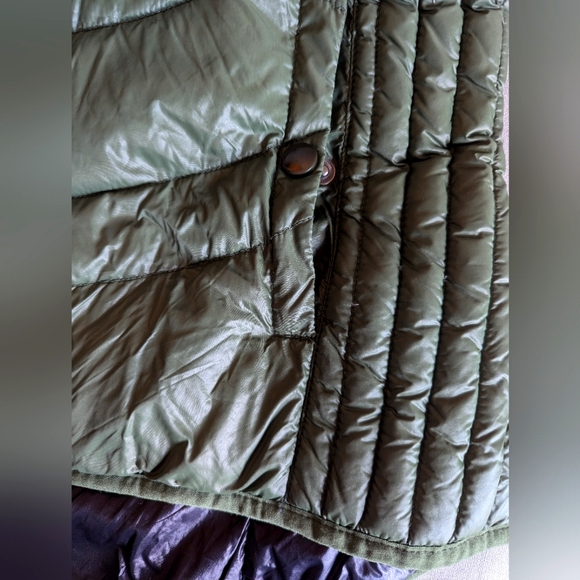 Bernardo Green Puffy Down Vest Women's Size Medium - Picture 5 of 7